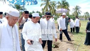 Penanaman Perdana Pisang Cavendish Dilakukan di Lahan Wakaf Alkhairaat Tojo Una-Una