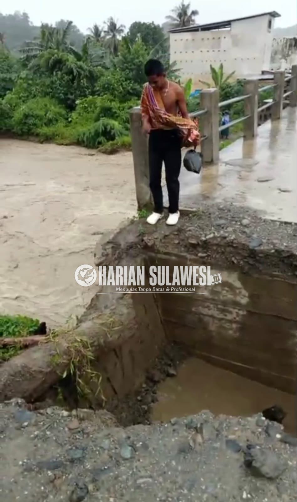 Banjir Terjang Desa Sibalago Parigi Moutong, Oprit Jembatan Terancam Runtuh