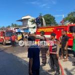 Polisi dan Damkar Padamkan Kebakaran Rumah Warga di Pudat Kuliner Lalampa di Toboli