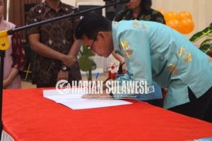 Pemkab Parigi Moutong Lantik dan Serahkan SK 100 Persen PNS Formasi 2024