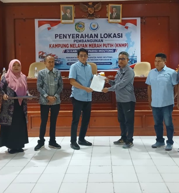 Wujudkan Kawasan Pesisir yang Modern dan Sejahtera, Bupati Serahkan Lokasi Pembangunan KNMP