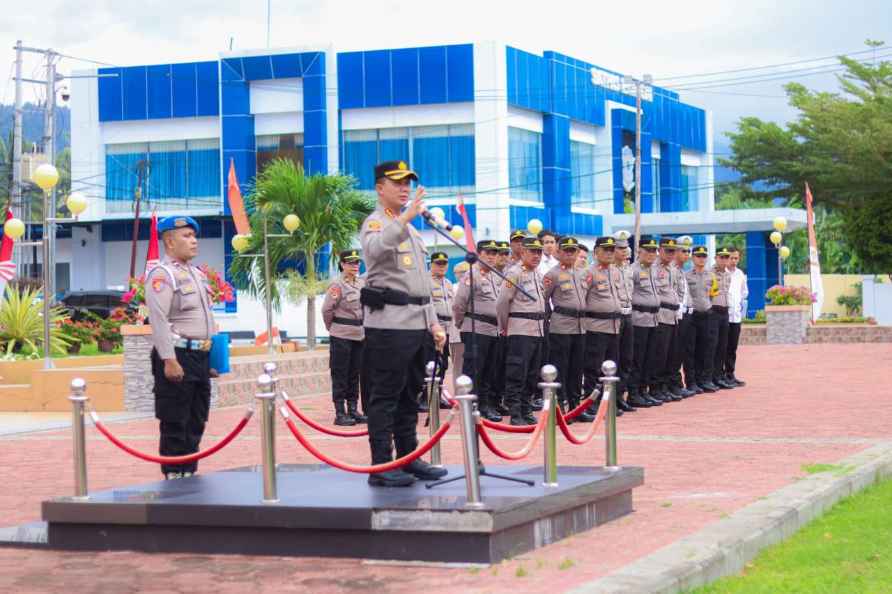 Kombes Pol. Hendri Pimpin Apel Perdana, Personel Polresta Banggai Diminta Profesional