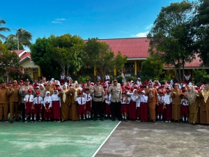 Kasat Binmas Polres Tojo Una-Una Ajak Siswa SDN 1 Ratolindo Tanamkan Disiplin dan Tolak Perundungan