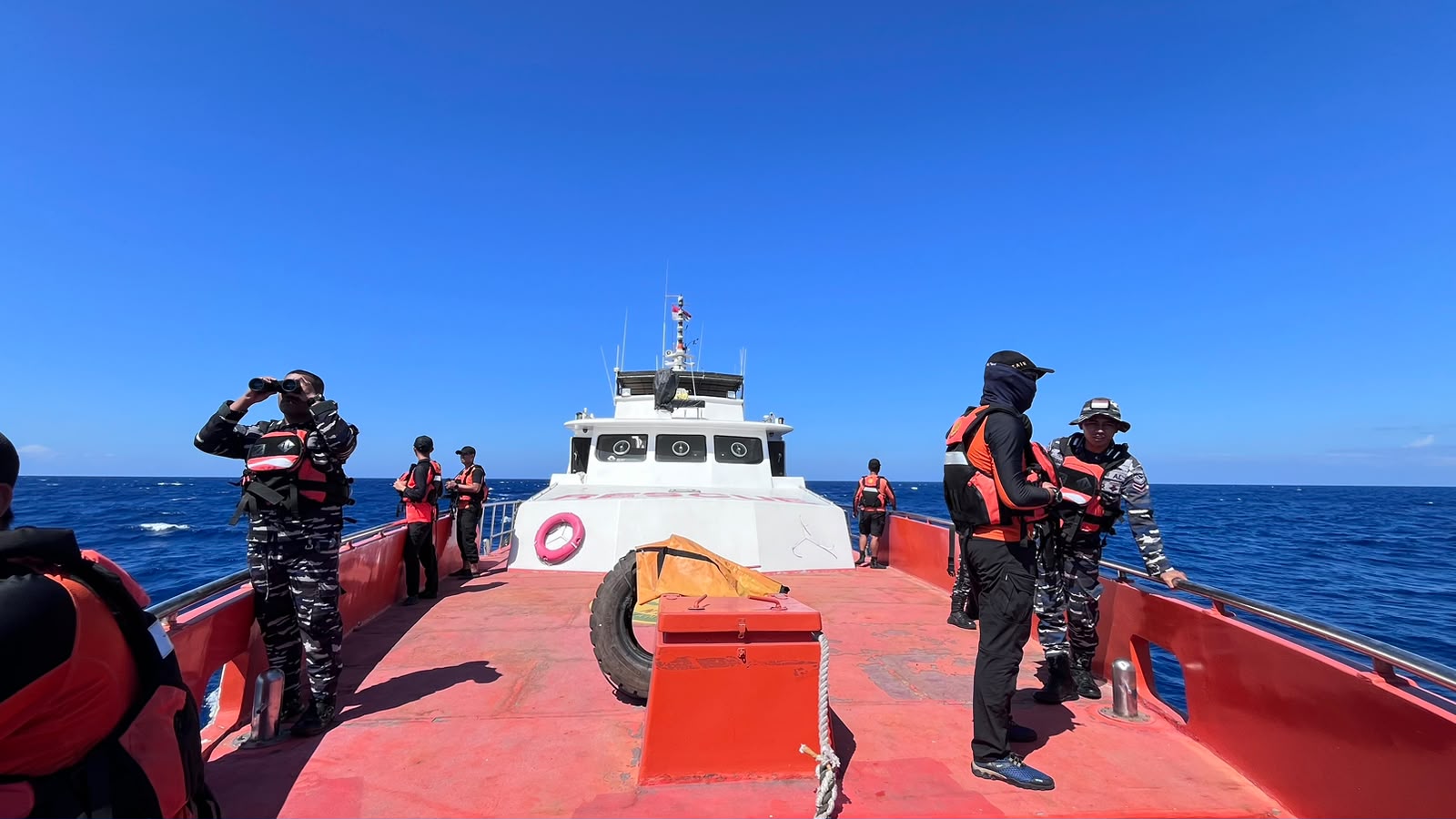 Pencarian Hari Keenam Speedboat Mister Un Diperluas, Tim SAR Sisir 300 Mil Laut Persegi di Teluk Tomini