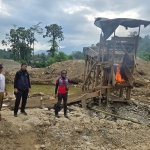 Empat Talang PETI Dibakar, Alat Berat Diduga Sudah ‘Lari’ Sebelum Polisi Tiba