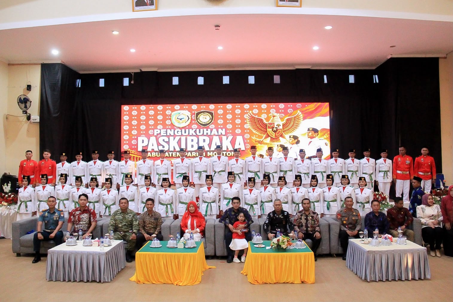 Pemda Parimo Kukuhkan 40 Paskibraka, Siap Tunaikan Amanah Merah Putih