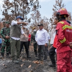 Menhut Raja Antoni Ingatkan Penerima Perhutanan Sosial Jaga Kawasan dari Karhutla