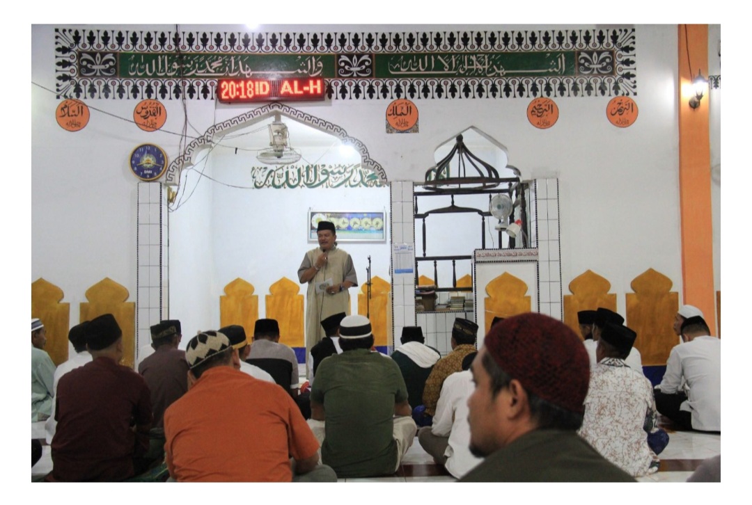Safari Ramadhan di Toribulu, Wabup Abdul Sahid Serahkan Bantuan Sembako dan Sampaikan Pesan Penting
