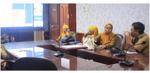 Rakor Pengendalian Inflasi, Kemendagri Tekankan Sinergi Jaga Harga Pokok dan Dukung Program Tiga Juta Rumah   