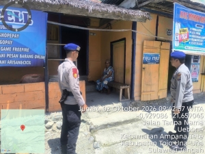Polisi Penolong, Satpolairud Polres Touna Sambangi Nelayan di Uebone